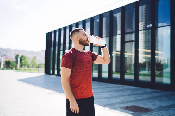 Side View Bearded Male Sportswear Drinking Water Bottle Training While — Foto Stock