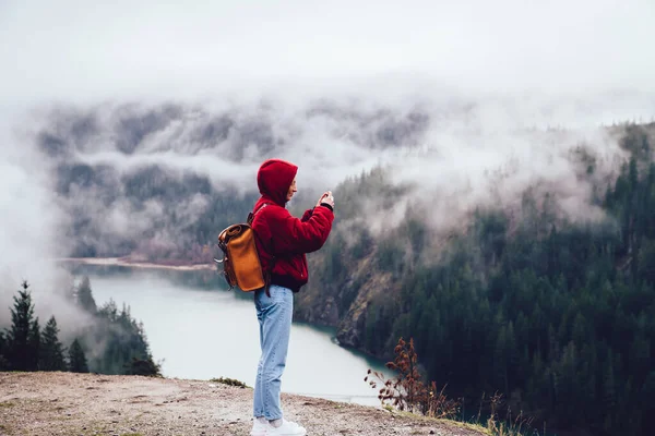 Side View Anonymous Person Looking Green Forest Located Calm Water — Fotografia de Stock