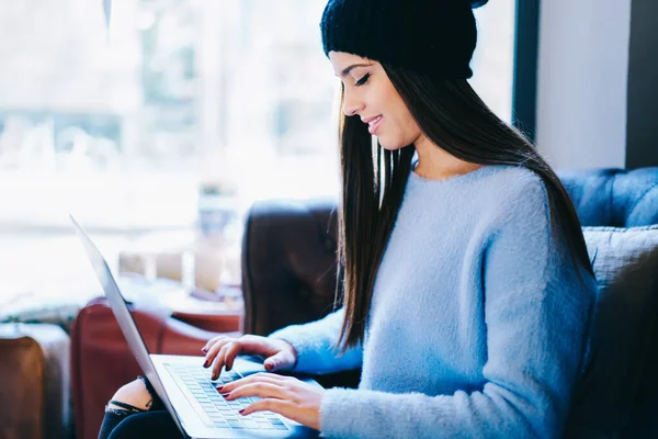 Happy Female Blogger Enjoying Positive Messaging Network Followers Using Laptop — Fotografia de Stock