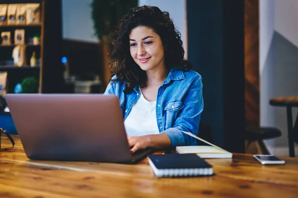 Skilled Hipster Girl Reading Text Publication Browsing Media Content Social — Fotografia de Stock