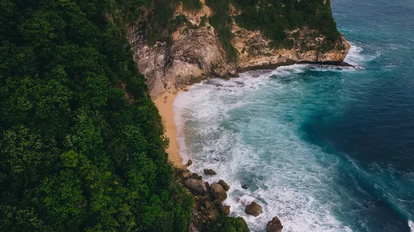 Beautiful Landscape Captured Drone Small Bay Blue Waved Ocean Thick — Zdjęcie stockowe
