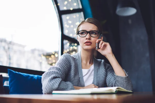 Low Angle Wistful Female Freelancer Casual Outfit Eyeglasses Looking Away — Stock Photo, Image