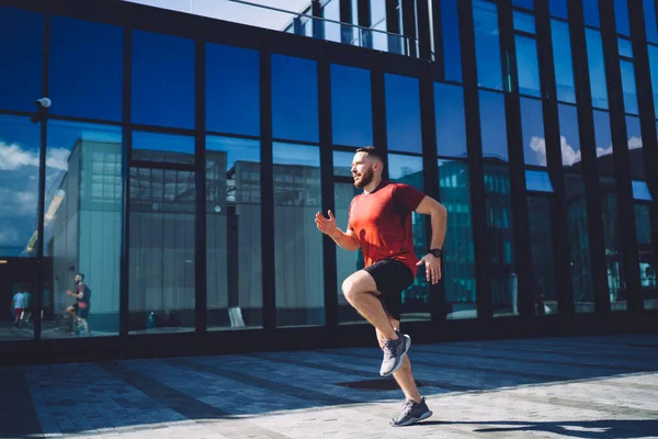 Full Body Determined Man Sneakers Doing Exercises Pavement Glass Office — Foto Stock