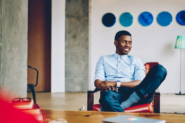 Happy African American Male Casual Outfit Smiling Looking Away While — Stock Photo, Image