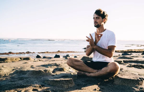 Full Length Calm Bearded Man Casual Wear Sitting Lotus Pose — Stock Photo, Image