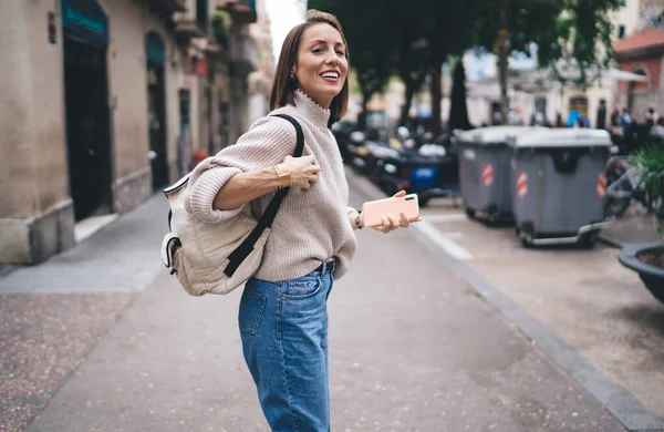 Cheerful Female Tourist Travel Backpack Standing Urban Street Smiling Satisfied — Stock Photo, Image