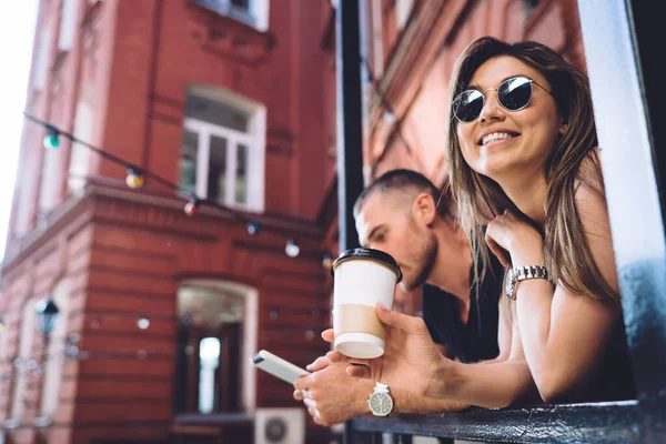 Retrato Mujer Asiática Alegre Sonriendo Cámara Durante Una Cita Positiva — Foto de Stock