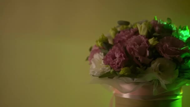 Vackra Blommor Bukett Närbild Färgljus Helgfestkonceptet Närvarande Gåva — Stockvideo