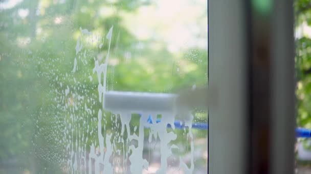 Limpeza Vidro Com Líquido Para Janela Escova Especial Lavar Lado — Vídeo de Stock