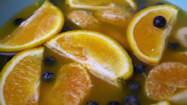 Summer Juicy Beverage Ripe Fruits Orange Slices Banana Pieces Blueberry — Vídeos de Stock