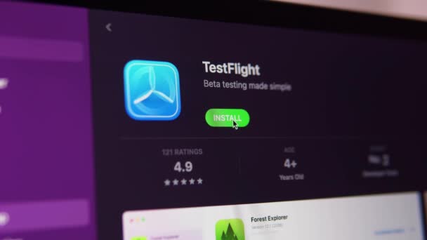 Загрузка Установка Testflight App Store Macbook Установка Приложения Программистов Специализирующихся — стоковое видео