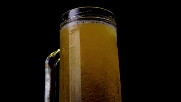 Light Beer Bubbles Beer Oktoberfest Delicious Beer Bubbles Man Pouring — Wideo stockowe