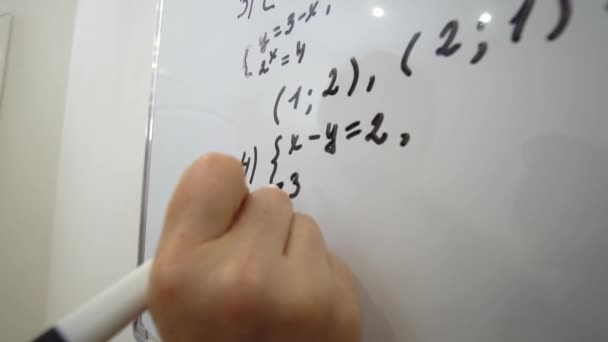Young Adult Woman Teacher Glasses Explaining Maths Topic Students Online — Stock Video