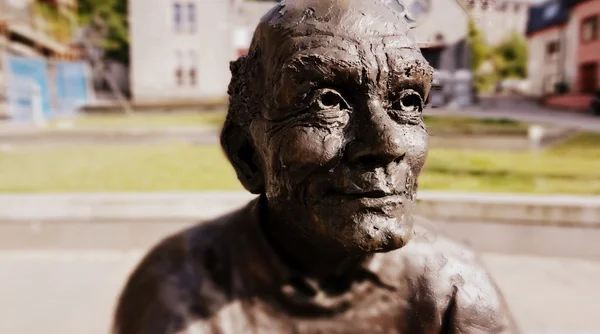 Bronze grandpa monument — Stock Photo, Image