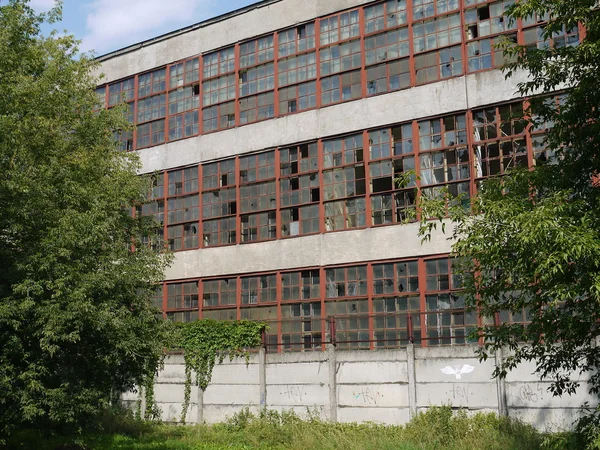 Edificio di fabbrica abbandonato — Foto Stock