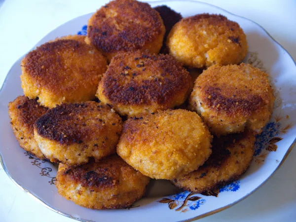 Boulettes de viande sur l'assiette — Photo