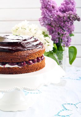 çikolatalı sandviç kiraz kek 