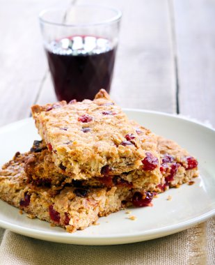 yulaf ve kızılcık çubukları