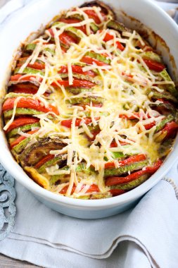 Fırında kabak ve domates 