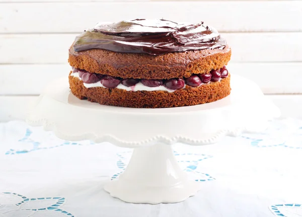 Chocolate cherry sandwich taart — Stockfoto