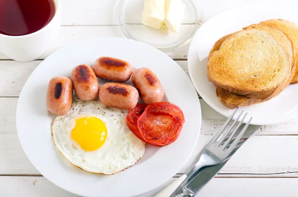 Uova fritte, mini salsicce — Foto Stock