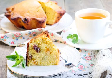 Kuru üzüm & kuru kayısı kek