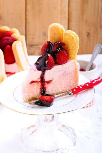 Joghurt Erdbeerkuchen — Stockfoto