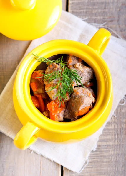Carne și tocană de morcovi — Fotografie, imagine de stoc