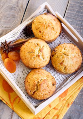 Hindistan cevizi ve kayısı muffins 