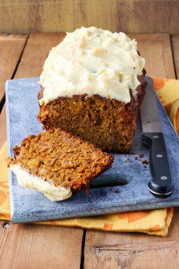 Hafif baharatlı havuç kek