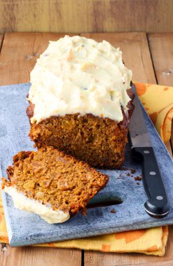 Hafif baharatlı havuç kek