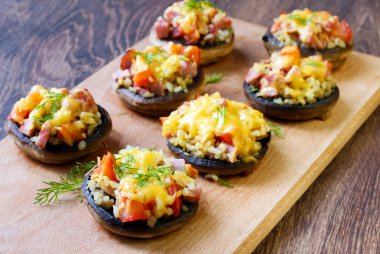 Doldurulmuş mantar.