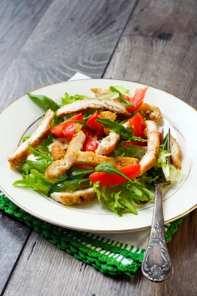 Salad with chicken and rocket — Stock Photo, Image