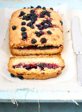 polenta, portakal ve Frenk üzümü somun