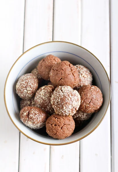 Шоколад, кокосовые бомбы блаженства — стоковое фото
