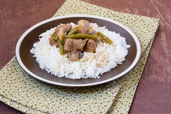 버섯, 야채와 쌀과 쇠고기 — 스톡 사진
