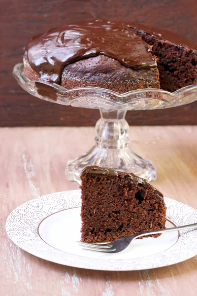 Pastel de chocolate calabacín con glaseado de chocolate — Foto de Stock