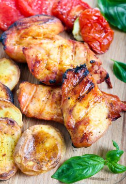 Izgara tavuk göğsü. 