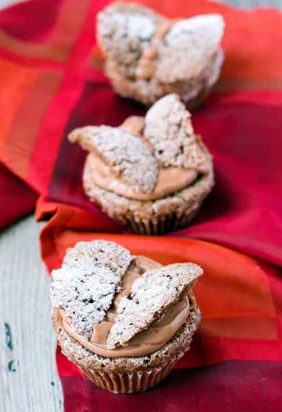 Chocolate butterflies cakes — Stock Photo, Image