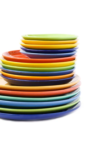 Тарелки и тарелки — стоковое фото