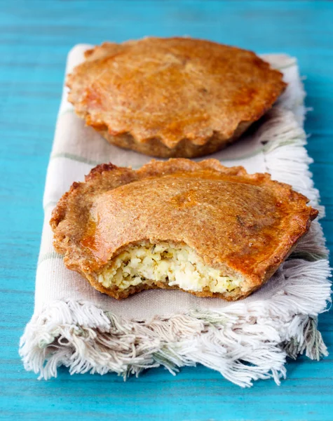 Wholemeal savory mini pies — Stock Photo, Image