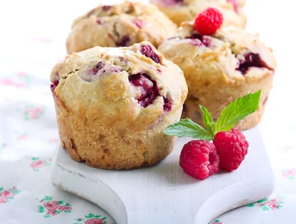 Muffins de farelo de framboesa — Fotografia de Stock