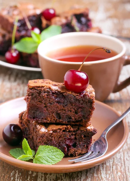 Brownies de chocolate con cereza agria —  Fotos de Stock