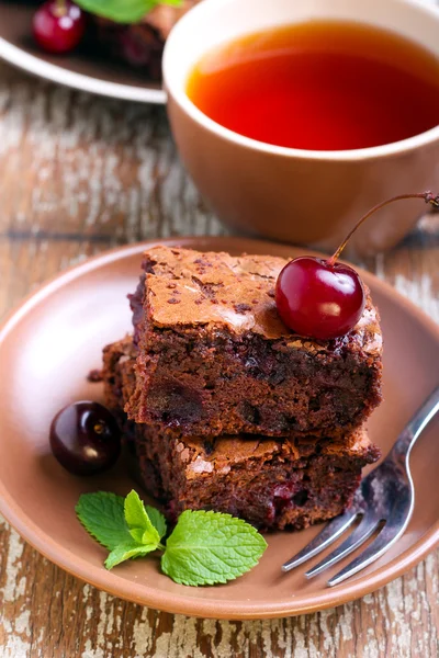 Brownies de chocolate con cereza agria —  Fotos de Stock