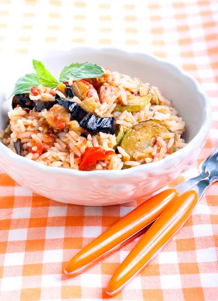 Arroz con verduras salteadas —  Fotos de Stock