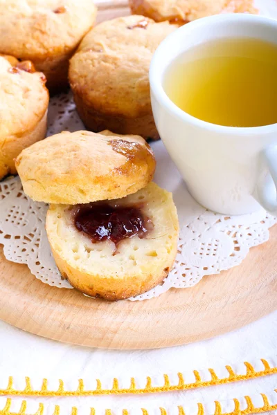 Almond muffins with jam filling — Stock Photo, Image