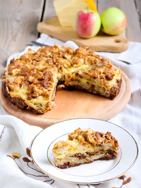 Apple and cheese tart — Stock Photo, Image