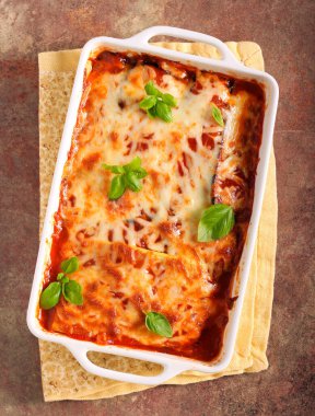 Parmesanlı patlıcan lazanyası.
