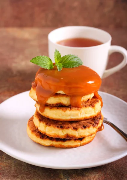 Panqueques Requesón Con Salsa Caramelo Salado — Foto de Stock