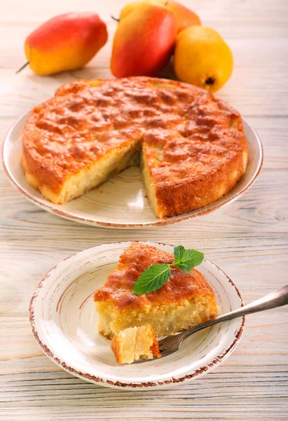 Light Pear Cake Sliced Served — Stock Photo, Image